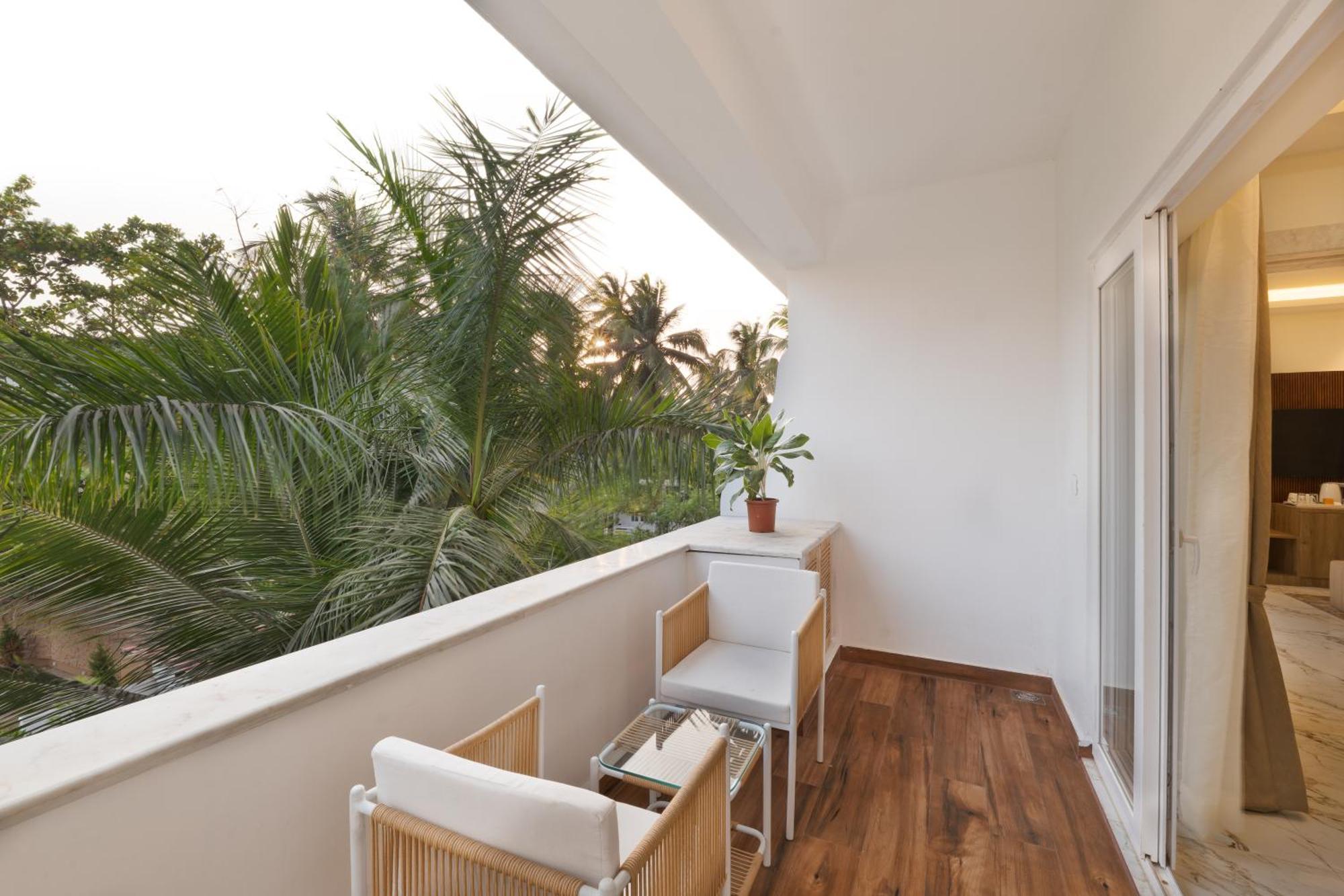 White Wharf Beach Resort Morjim Goa 외부 사진