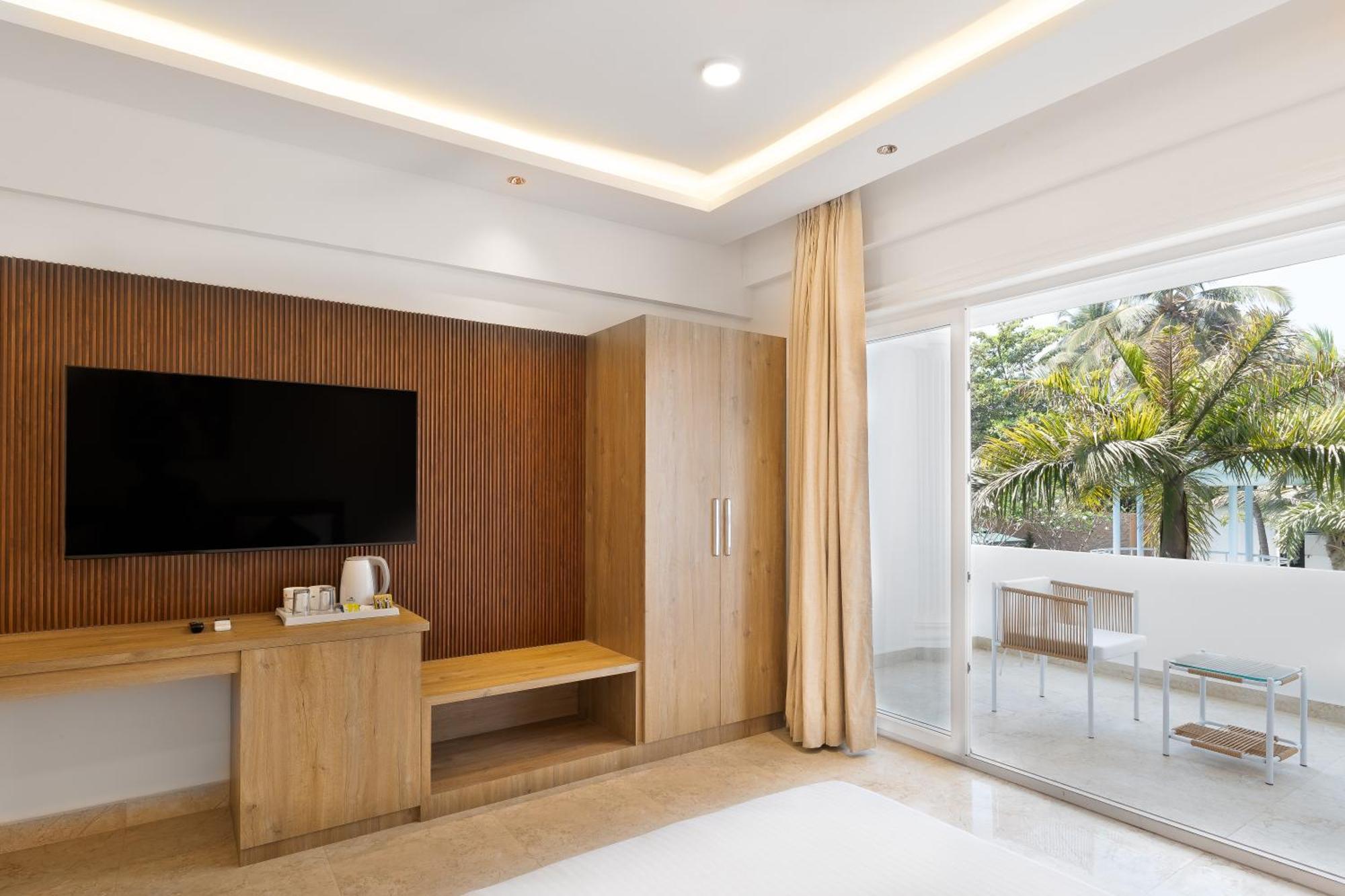 White Wharf Beach Resort Morjim Goa 외부 사진