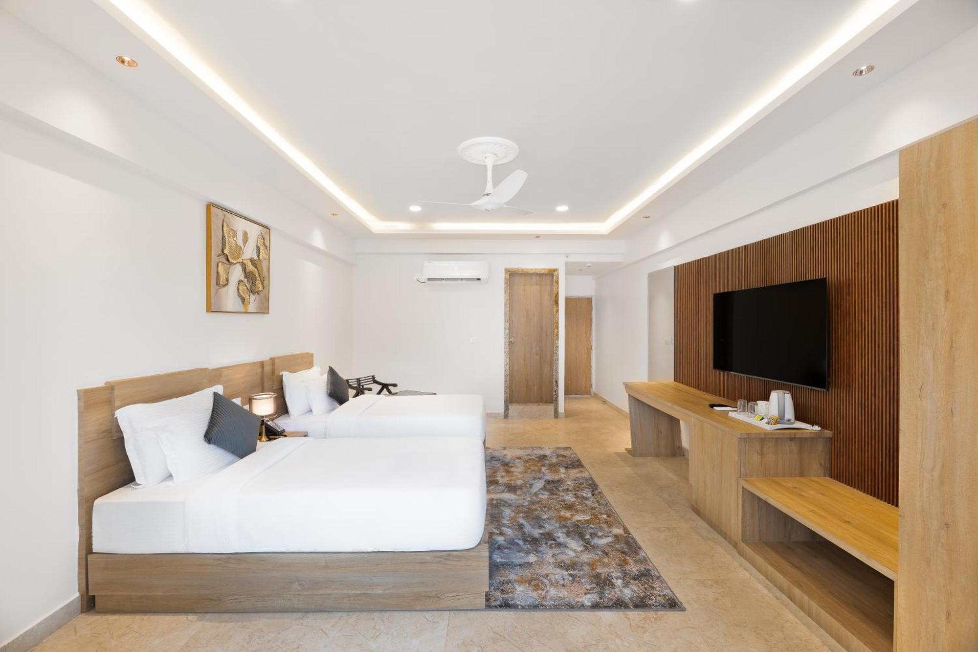 White Wharf Beach Resort Morjim Goa 외부 사진