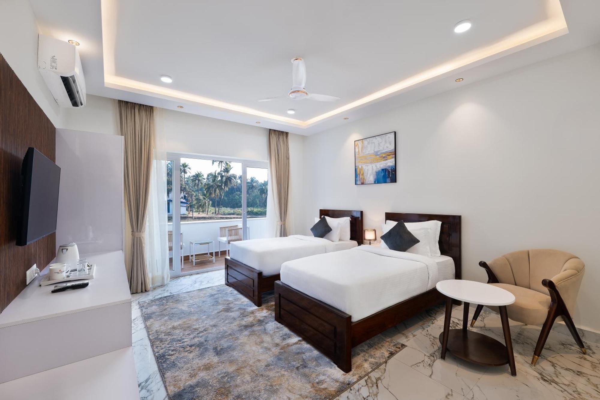 White Wharf Beach Resort Morjim Goa 외부 사진