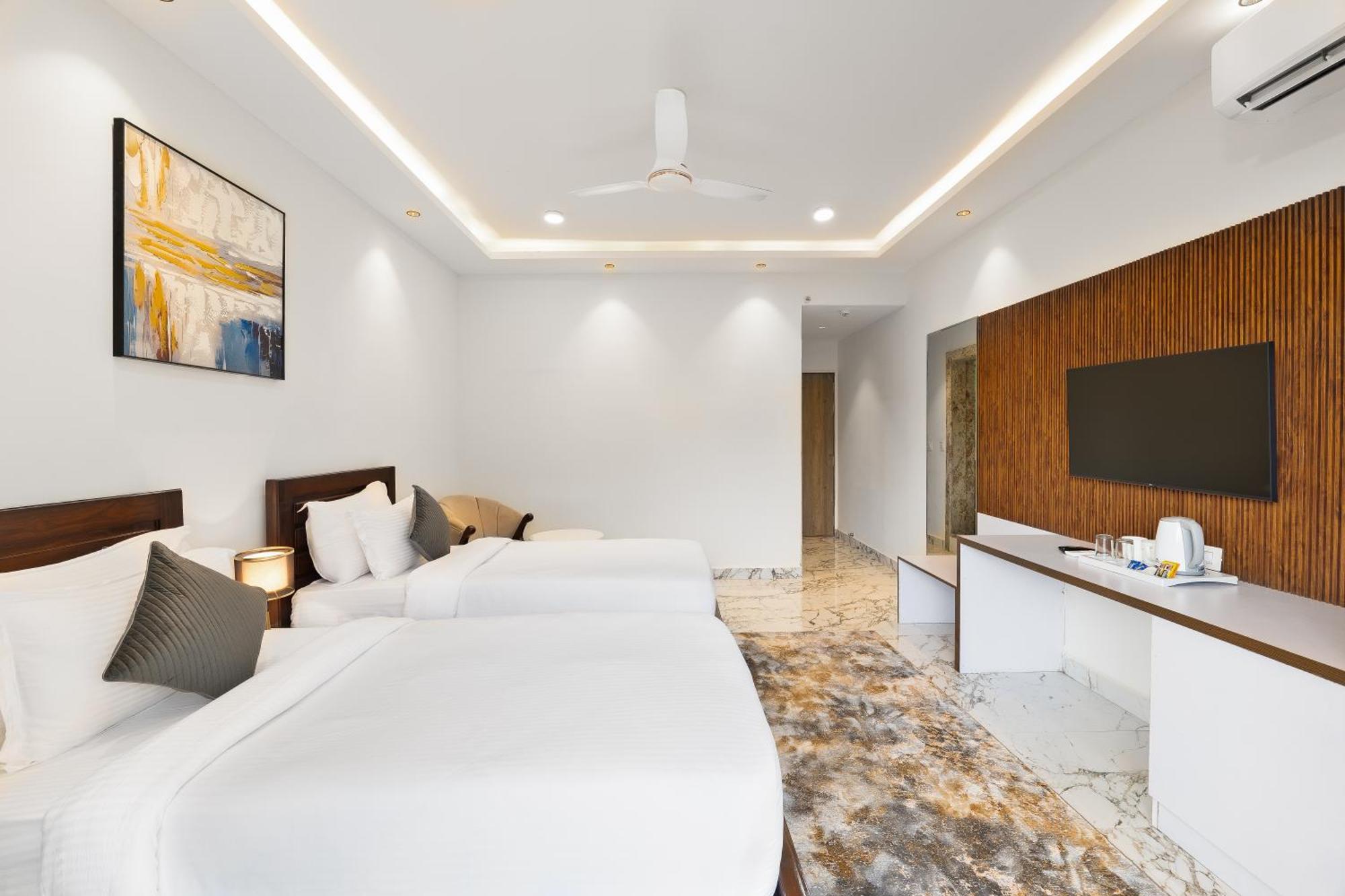 White Wharf Beach Resort Morjim Goa 외부 사진