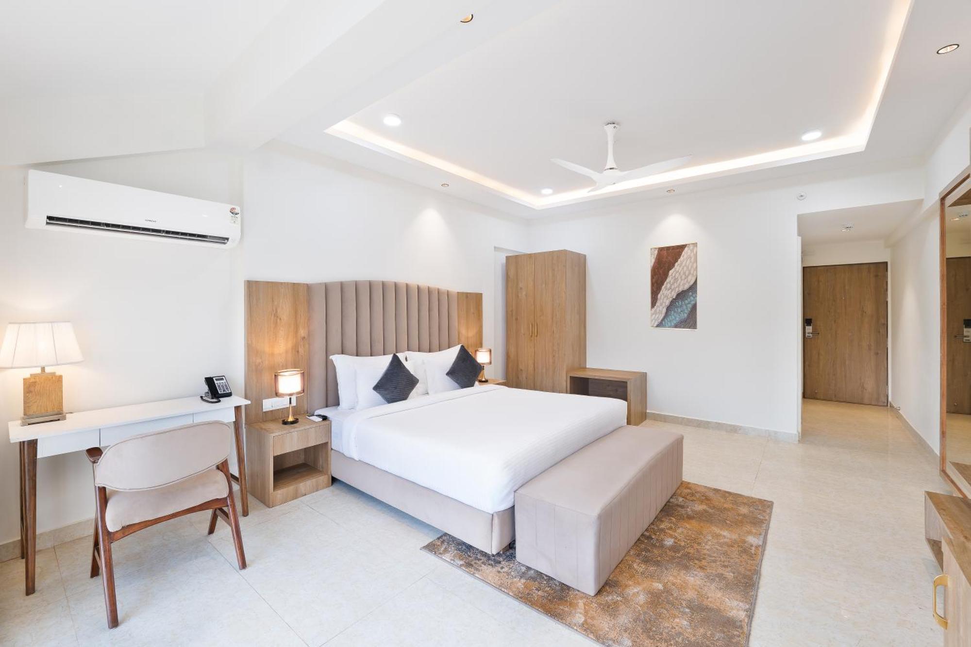White Wharf Beach Resort Morjim Goa 외부 사진
