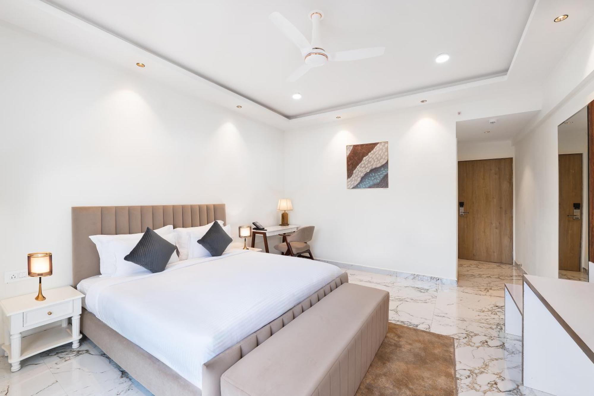 White Wharf Beach Resort Morjim Goa 외부 사진