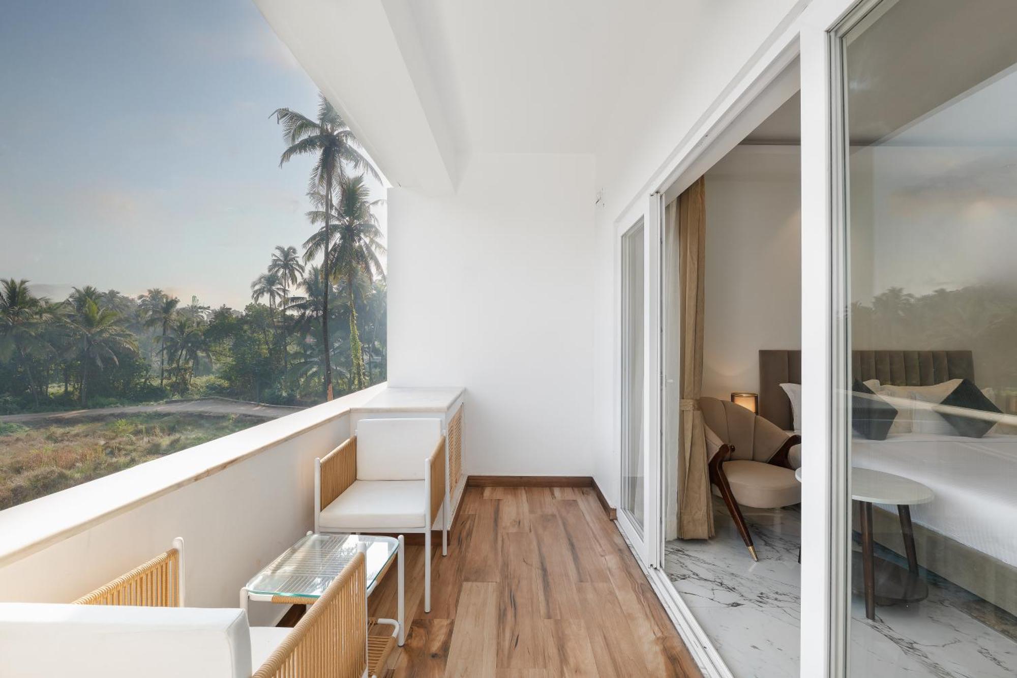White Wharf Beach Resort Morjim Goa 외부 사진