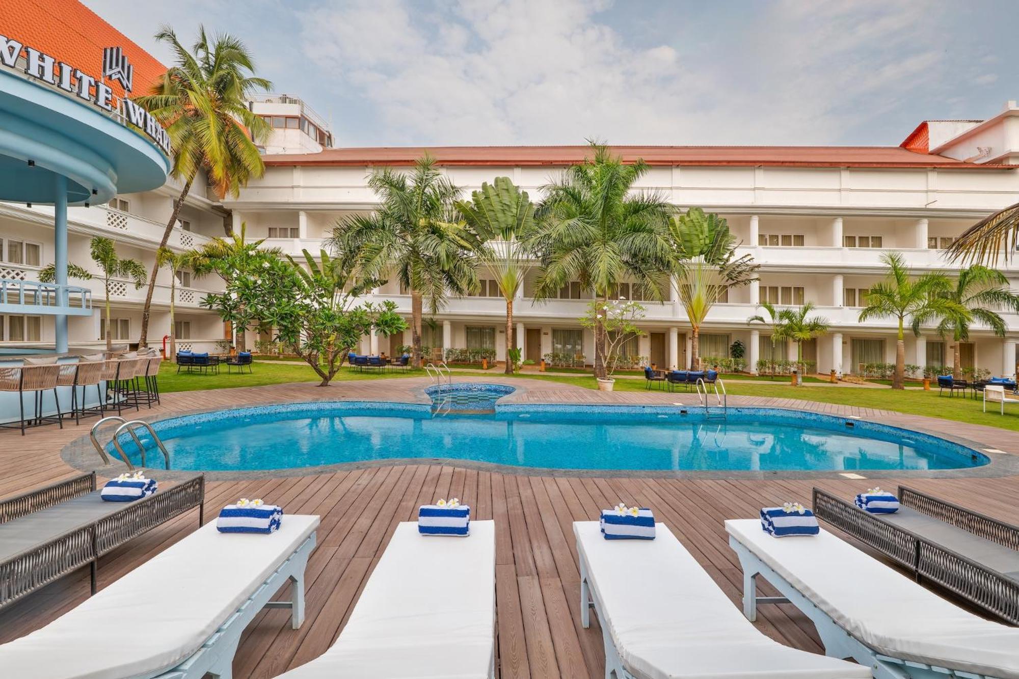 White Wharf Beach Resort Morjim Goa 외부 사진