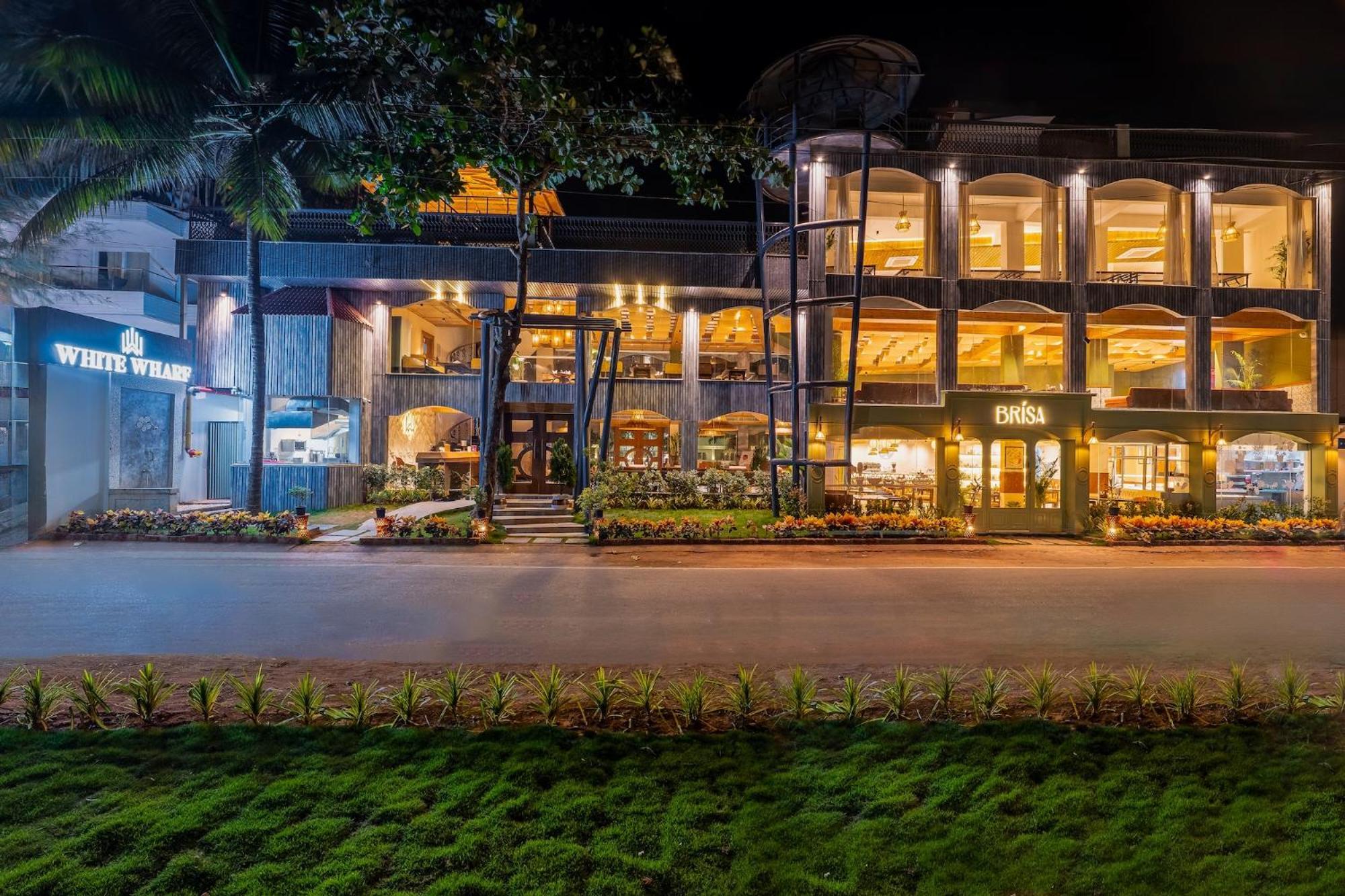 White Wharf Beach Resort Morjim Goa 외부 사진